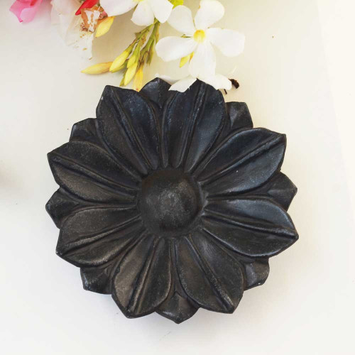Blooming Egyptian lotus– Black Marble Urli Plate