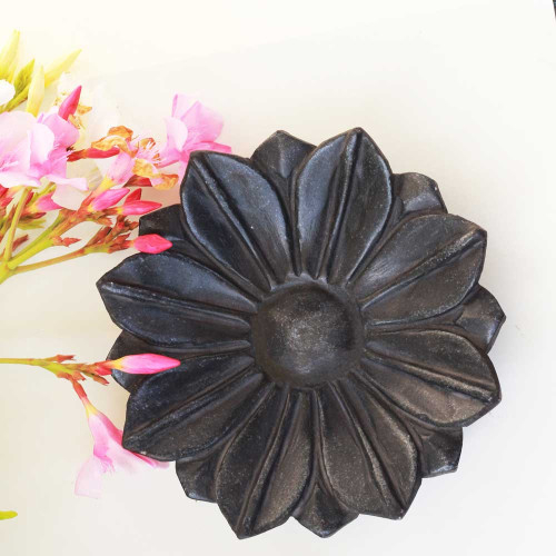 Blooming Egyptian lotus– Black Marble Urli Plate