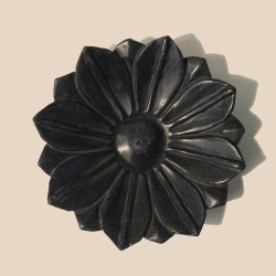 Blooming Egyptian lotus– Black Marble Urli Plate